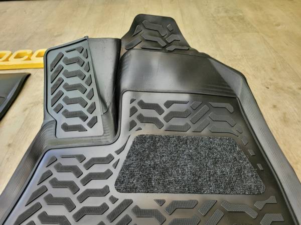 Коврики в салон Toyota Esquire (2014-н.в.) 3 ряд